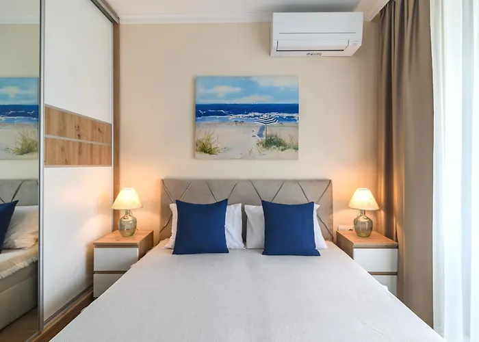 Marine Deluxe Saints Constantine and Helena