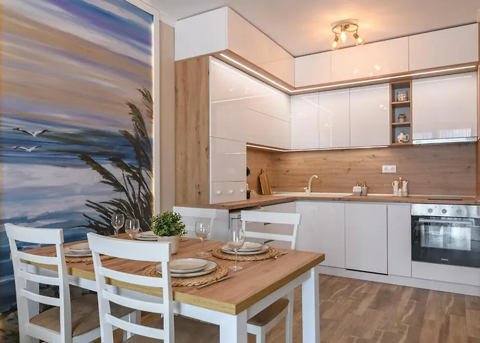 Marine Deluxe * Saints Constantine and Helena